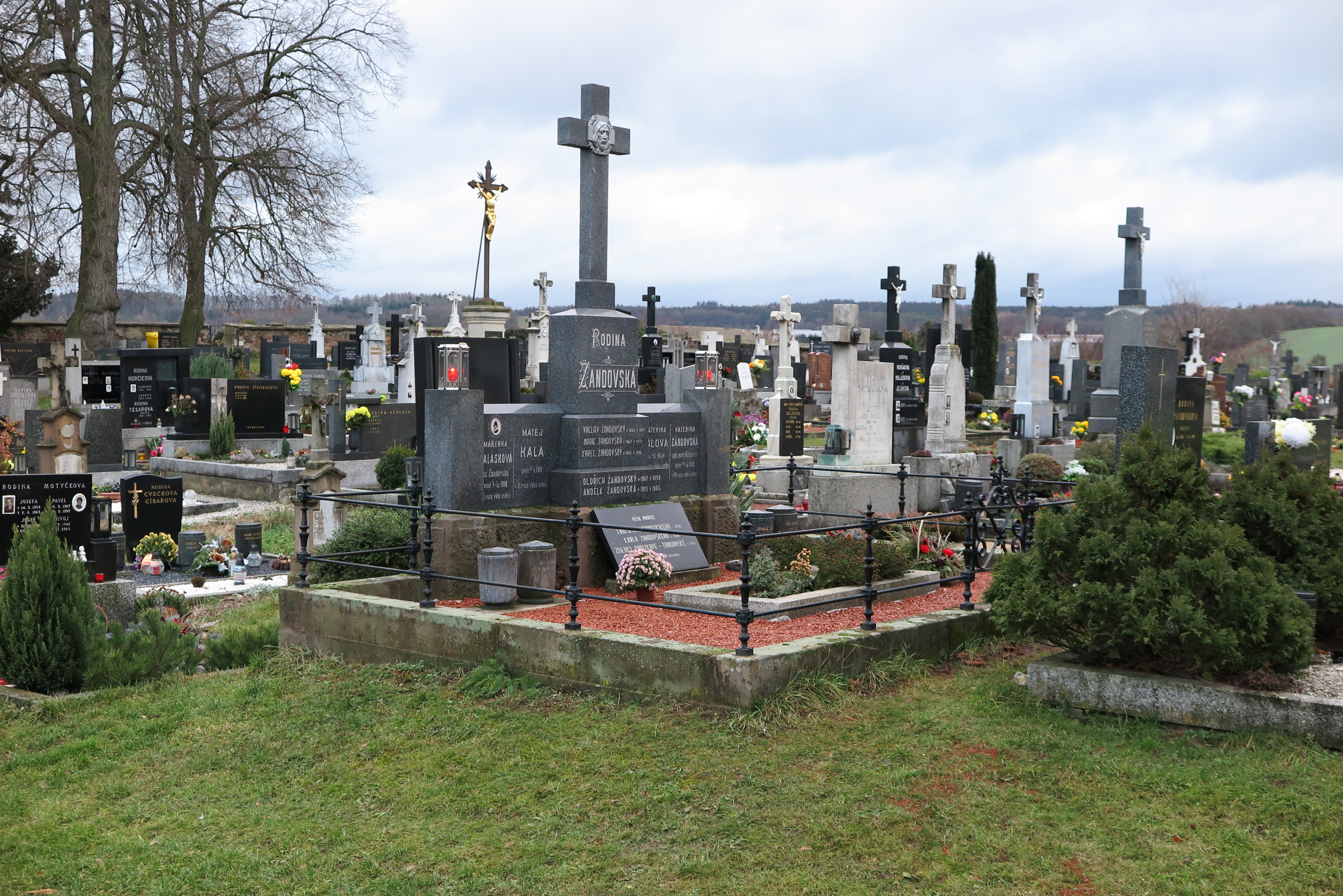 hřbitov v Újezdě